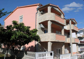 Große Wohnung In Podstrana Mit Großem Balkon